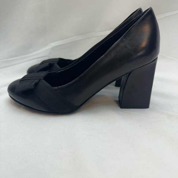 Brooks Brothers Classic Black Leather Heels with Bow 7.5 - Picture 4 of 6